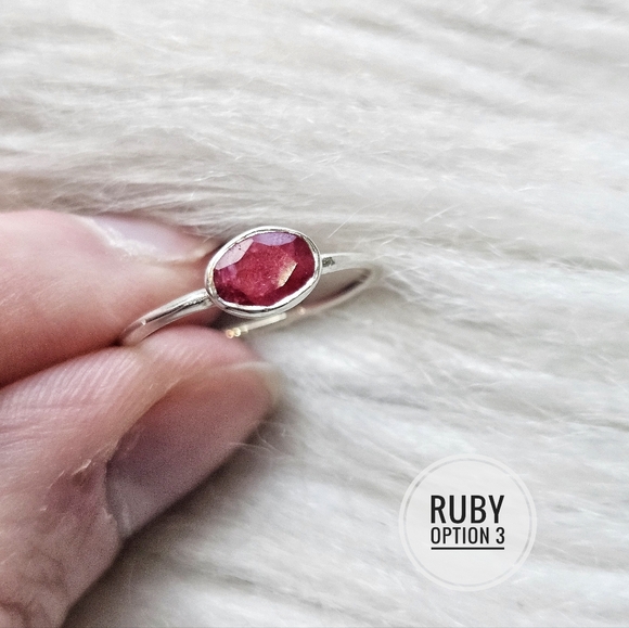 925 Size 5 Gemstone Ring - Picture 4 of 4